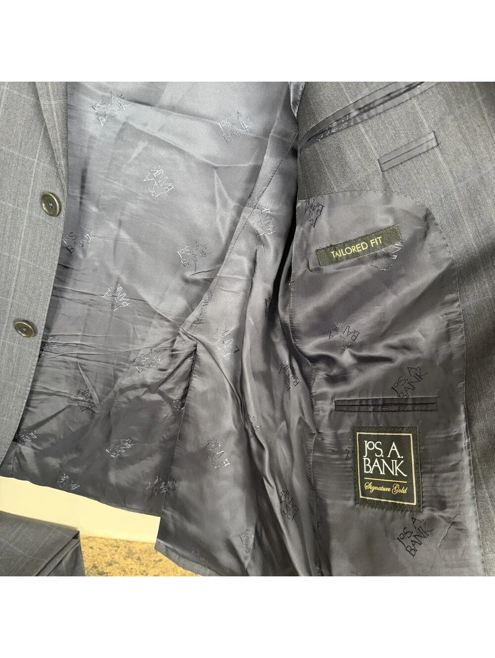 Jos A Bank Signature Gold Suit Men’s 44L 38W Grey Windowpane Plaid Wool Tailored